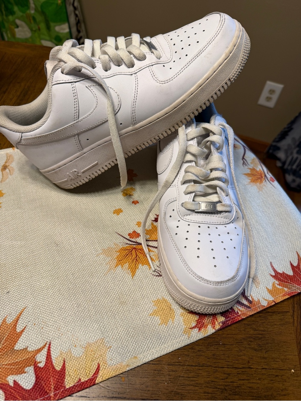 Nike Air Force 1 Low Triple White Sneakers Men's Size 9.5 AF1